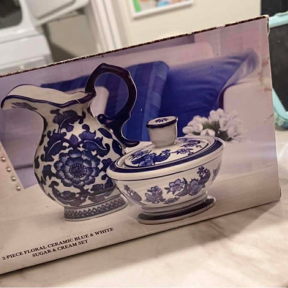 Floral Ceramic Blue & White Sugar and Cream Set - Picture 3 of 3